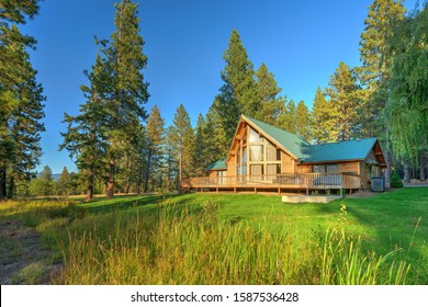 Beautifufl Large Cedar Home With Pond And Pine Trees.