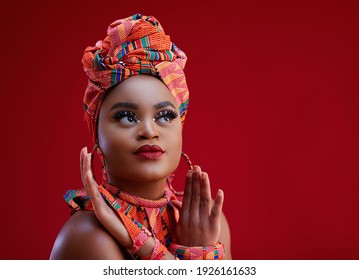 beautiful african woman dressed in traditional nigerian costume