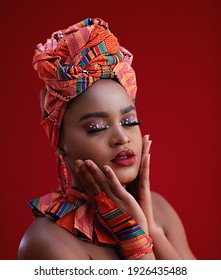 beautiful african woman dressed in traditional nigerian costume
