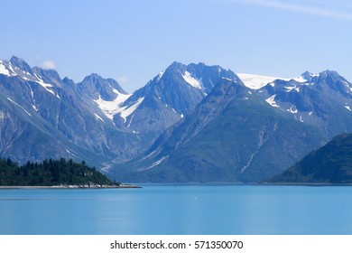 Beautiful Alaskan Scenery - Shutterstock ID 571350070