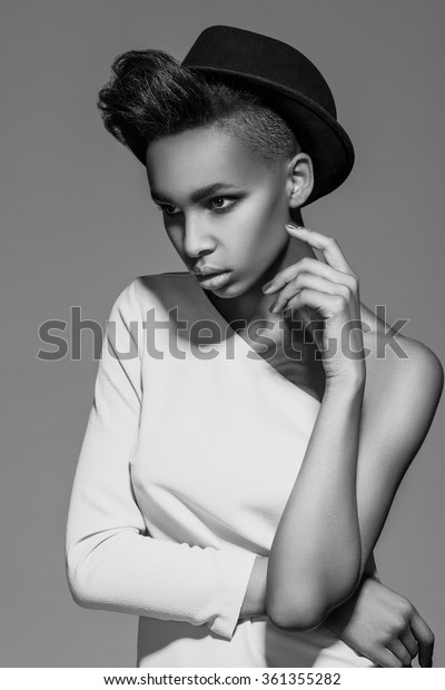 Beautiful American African Girl Posing Woman Stockfoto