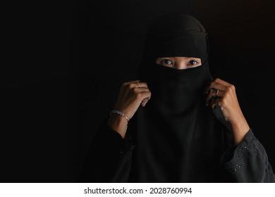 1 Black Niqab Free Photos and Images | picjumbo