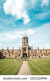 Beautiful Architecture Tom Tower of Christ Church at Oxford University in Oxford , United Kingdom
