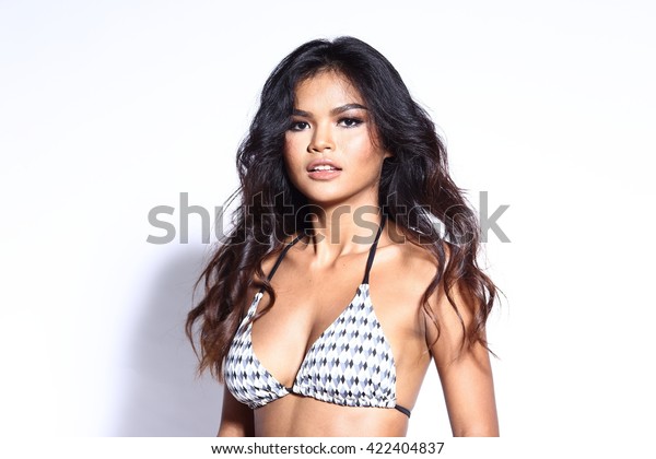 https://image.shutterstock.com/image-photo/beautiful-asian-thai-model-woman-600w-422404837.jpg