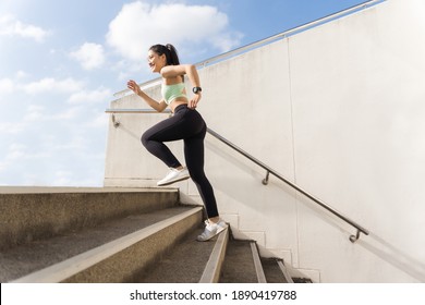 Beautiful Asian Woman Outdoor Exercise She Un Up The Stairs