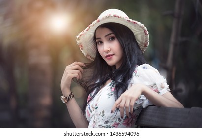 Girl Profile Picture Images Stock Photos Vectors Shutterstock