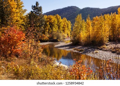 Autumn Scene In The Wenatchee River Area Stock Photo Alamy