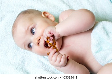 Beautiful Baby Girl Chewing Amber Teething Necklace