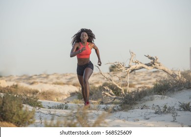 Beautiful Black African American Fitness Athlete Stock Photo 568525609 ...