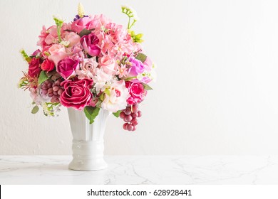 Featured image of post Beautiful Flowers Vase Images : You can choose from poppies, calla lilies, rosebuds, open roses, gerbera daisies, gladiolus, and poinsettias.