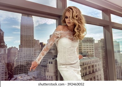 Beautiful Bride Posing In Luxury Manhattan Penthouse Apartments Before The Wedding