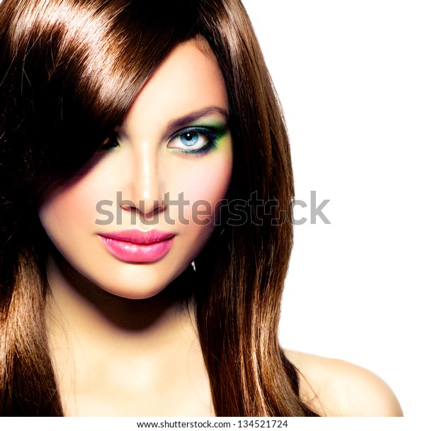 Belle Brunette Fille Aux Longs Cheveux Photo De Stock Modifiable 134521724