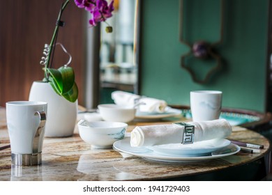 Beautiful China Porcelain Chinese Fine Dining Utensils With Chopsticks And Napkin Ring