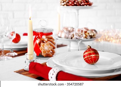 Beautiful Christmas Table Setting