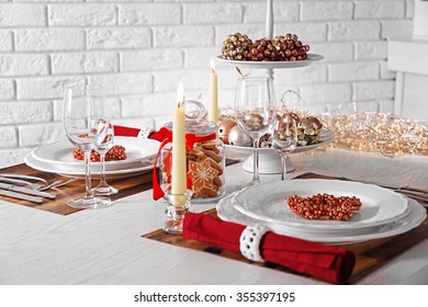 Beautiful Christmas Table Setting