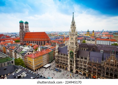 beautiful city centre view of Marienplatz, New Town Hall (Neues Rathaus), Glockenspiel, Frauenkirche with sky in Munich, (Bavaria, Germany)