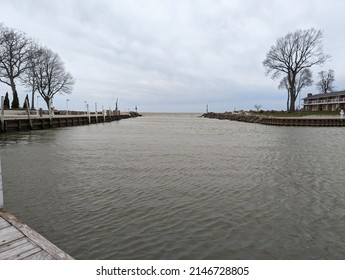 Beautiful Clean Lake Eerie Small Harbor