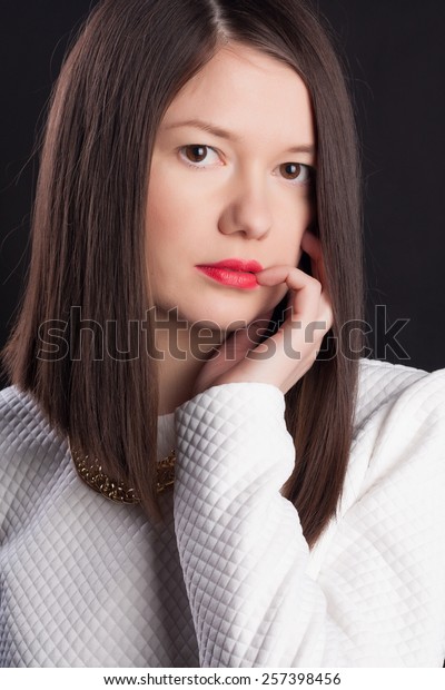Beautiful Closeup Portrait Young Woman Short Stockfoto