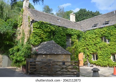 Beautiful Cottage Courtyard In Lower Slaughter, Cotswolds, England, June 2021