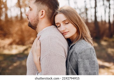 Beautiful Couple Spend Time In A Summer Park