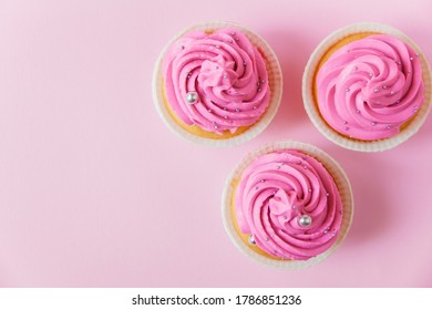 Bonitos pastelitos con crema