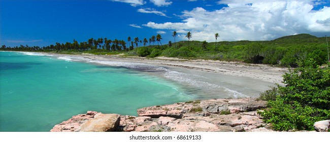 Un hermoso día en la playa de la Reserva Guanica en Puerto Rico