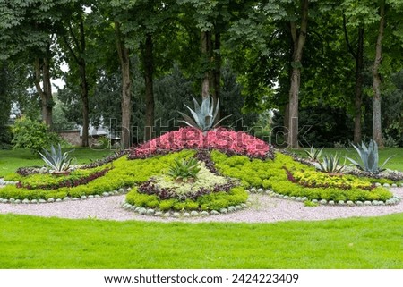 beautiful decorative flower beds in cultivated epoch-spanning English palace park, residence Landgraves of Hesse-Homburg, old Bad Homburg Palace