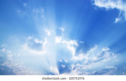 Beautiful Dramatic Sky With Sun Rays.