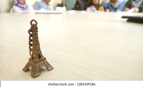 Beautiful Eiffel Tower Key Chain