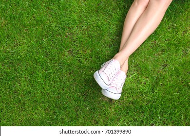 59,144 Woman grass legs Images, Stock Photos & Vectors | Shutterstock