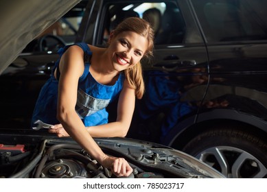 18,094 Girl repairing car Images, Stock Photos & Vectors | Shutterstock