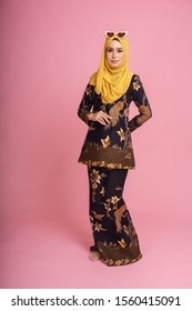 Royalty Free Womenwearingbatik Stock Images Photos