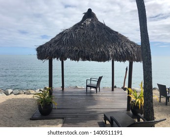 Beautiful Fiji Hut - Relaxing At Denaru Island