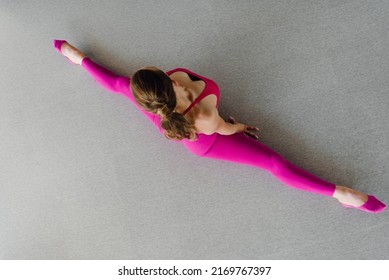 Beautiful Flexible Girl Doing Split Exercise Stock Photo 2169767397 ...