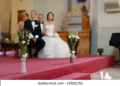 Bilder Stockfoton Och Vektorer Med Wedding Aisle Church