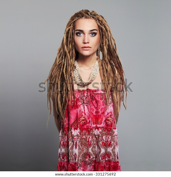 Beautiful Girl Hippies Dreadlocks Pretty Young Stockfoto