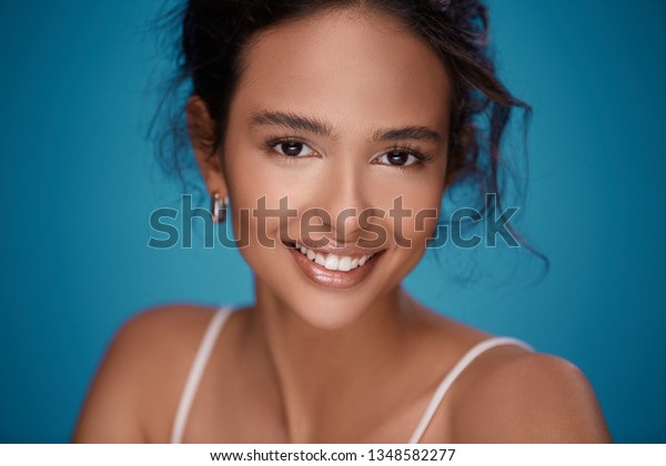 Nude woman with curly hair — Stock Photo © photography33 