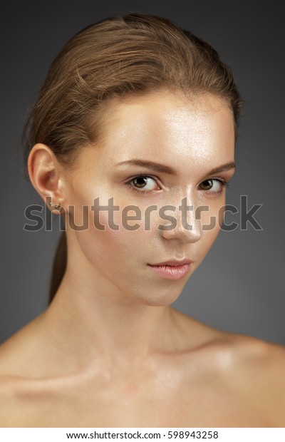 Beautiful Girl Shiny Skin Facial Cosmetic Stock Photo 598943258 ...