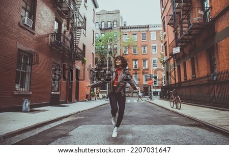 Beautiful girl walking in New york city, concept about new yorkers and lifestyle