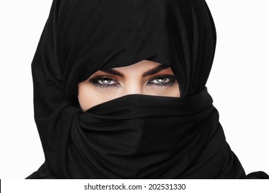 Arabic woman eyes