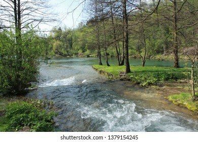 Beautiful Green Island In Rastoke, Surrounded With Clear Water From River Korana, In Slunj (Croatia). Rastoke Watery Village Is Famous For Two Rivers (Korana And Slunjčica) Mixing Together.