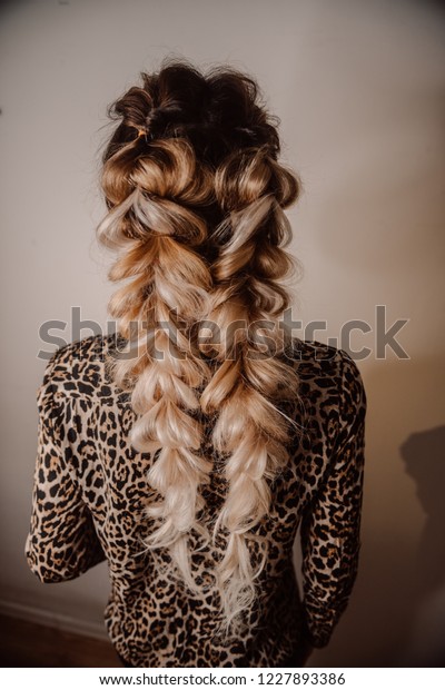 Beautiful Hairstyle Fashion Clothes Coiffure Shatush People