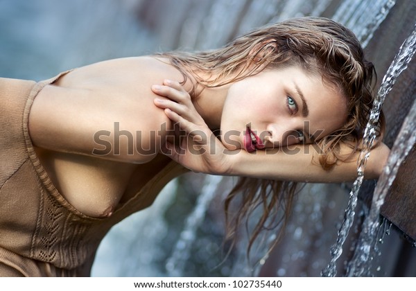 Naked Summersaulting Girl