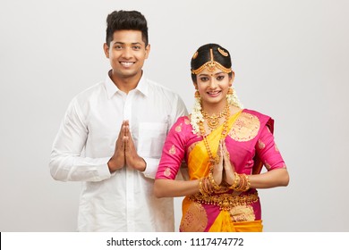 traditional south indian couple wedding dress