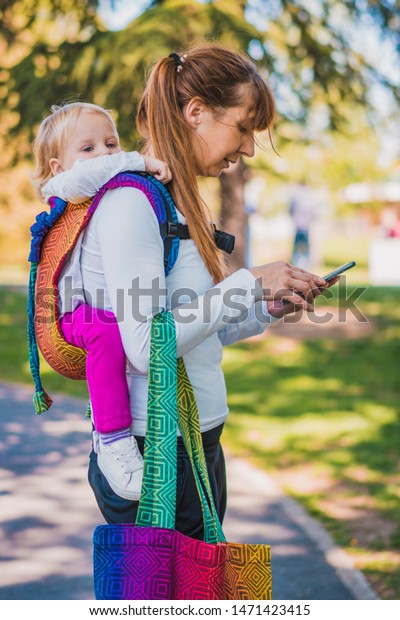 mobile baby carrier