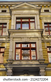  Beautiful Historic Townhouse In Lodz - Beautiful Tenement House After Renovation 