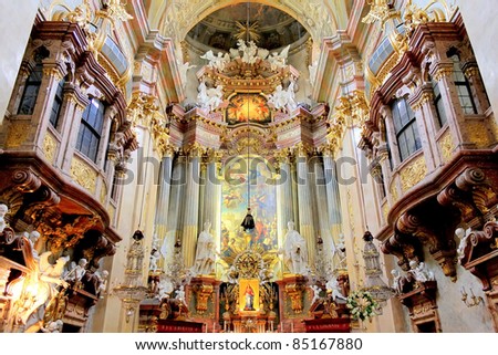 The beautiful interior of St. Peter's Church (Peterskirche), a Baroque Roman Catholic parish church in Vienna, Austria. Inspired by the St Peter's Basilica in Rome, the building was completed in 1733.