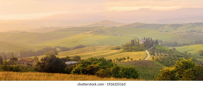 Beautiful Italian Landscape Early In The Morning In Sunbeams. Tuscany Italy - Powered by Shutterstock