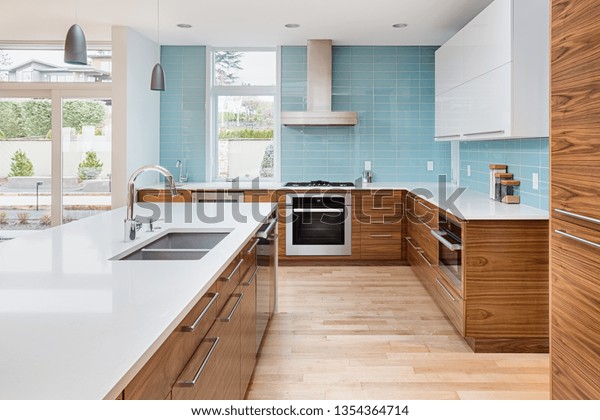 Beautiful Kitchen Contemporary Luxury Home Waterfall Stock