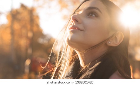 Beautiful Lady With Diamond Earrings Looking Up To Sky, Jewellery Store, Ad